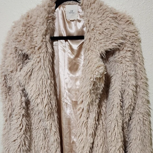 Thread & Supply Gold Cream Teddy Jacket Oversized Fuzzy - Picture 5 of 11